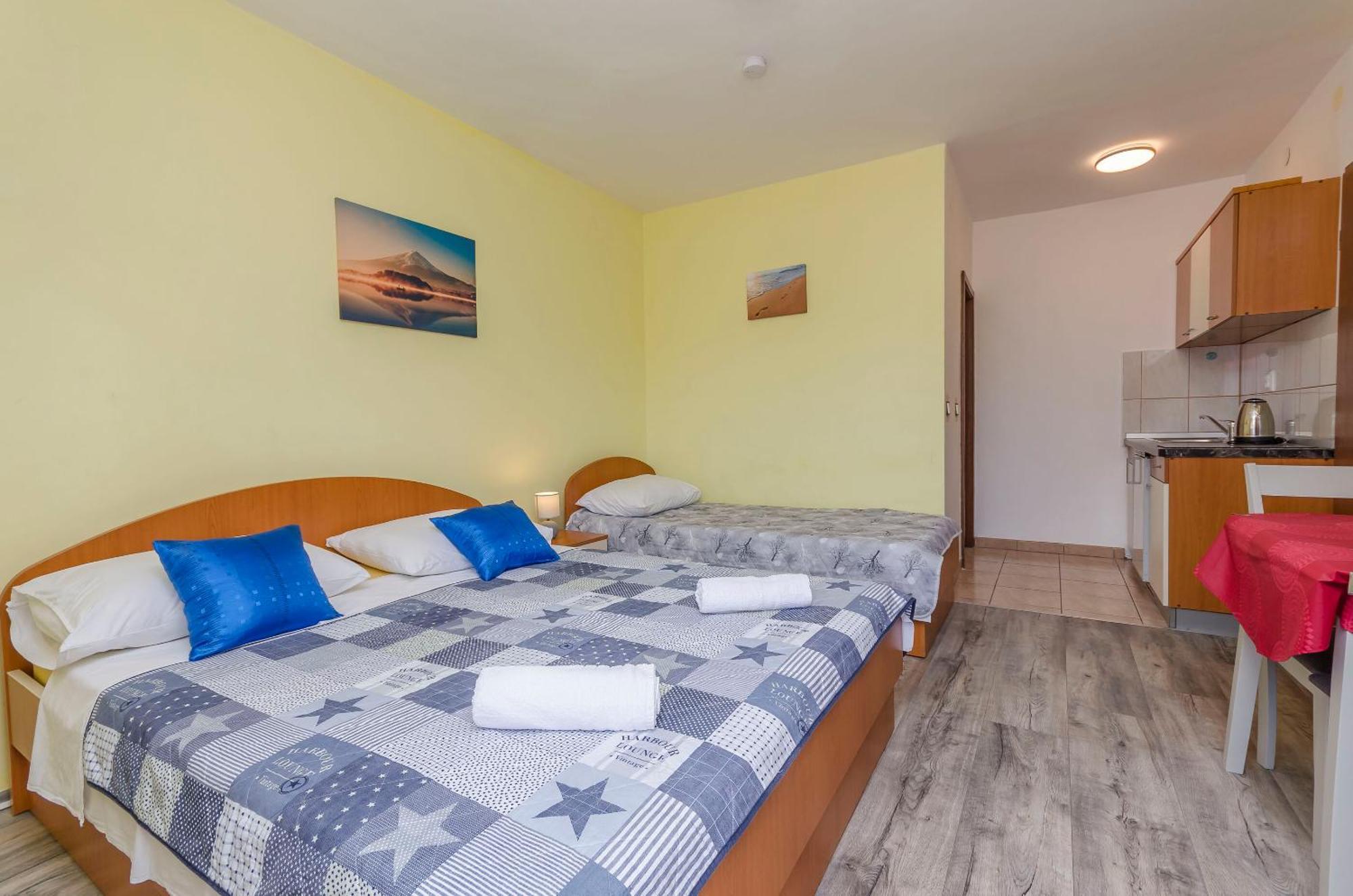 Apartments Rajka Vodice Bagian luar foto