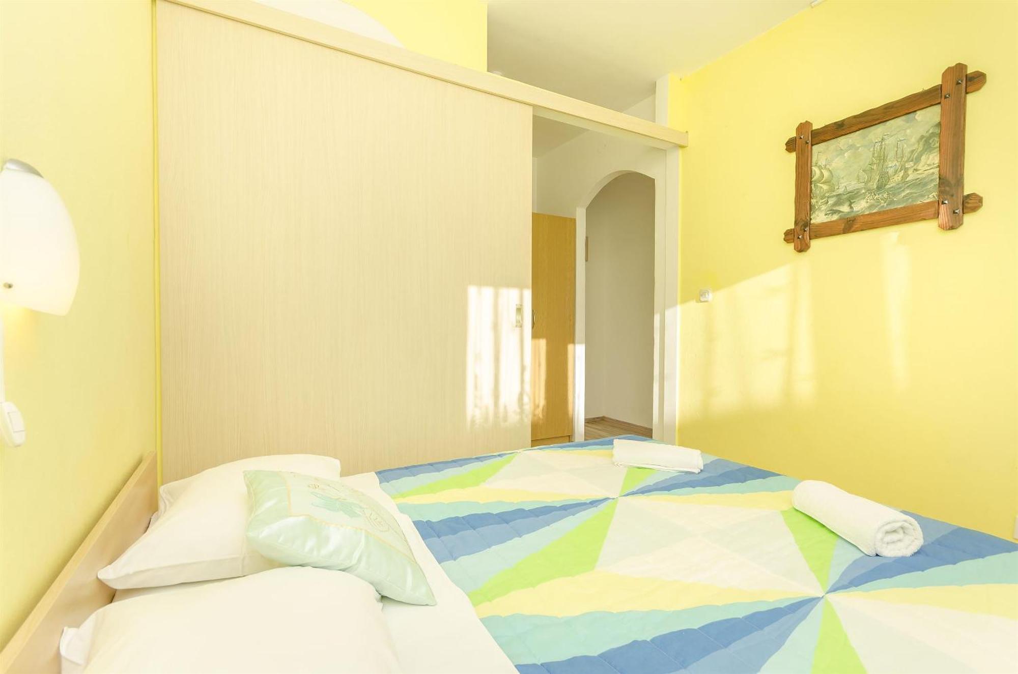 Apartments Rajka Vodice Bagian luar foto